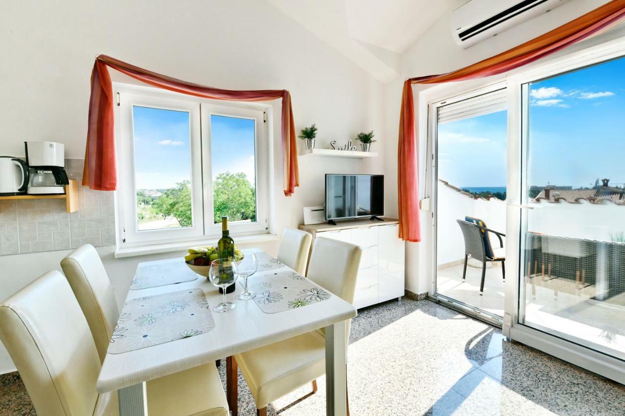 Apartman Del Mar Apartment Porec Exterior photo